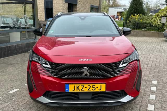Peugeot 3008 (2021) thumbnail 3