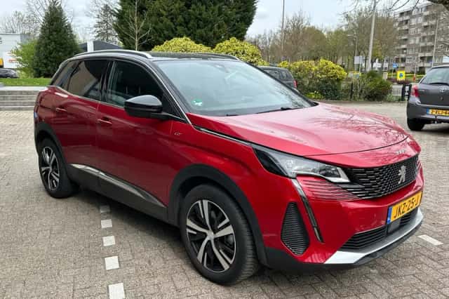 Peugeot 3008 (2021) thumbnail 4