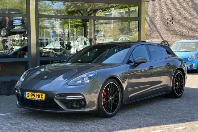 Porsche Panamera (2017) thumbnail 2