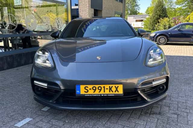 Porsche Panamera (2017) thumbnail 3