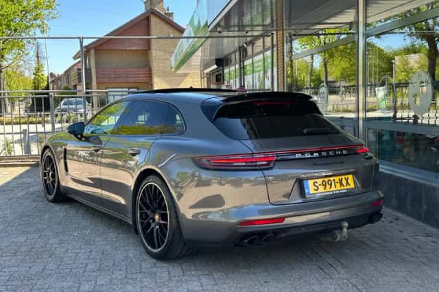 Porsche Panamera (2017) thumbnail 4
