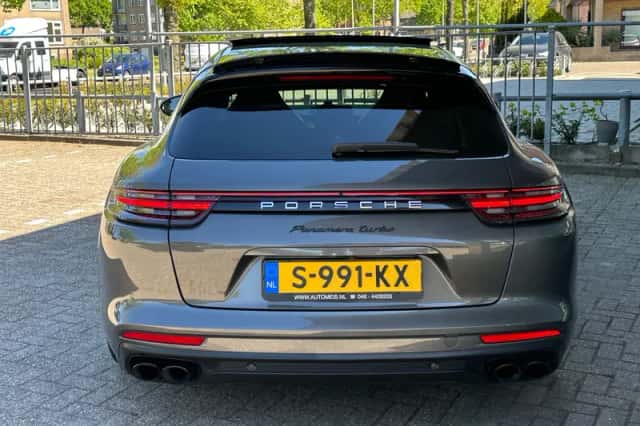 Porsche Panamera (2017) thumbnail 5
