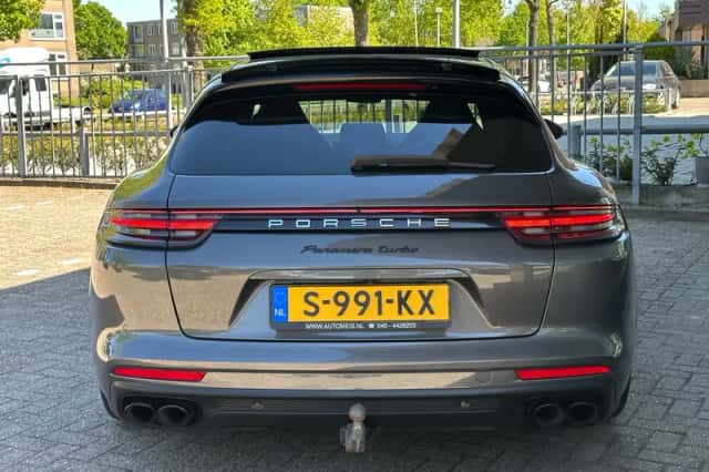 Porsche Panamera (2017) thumbnail 6
