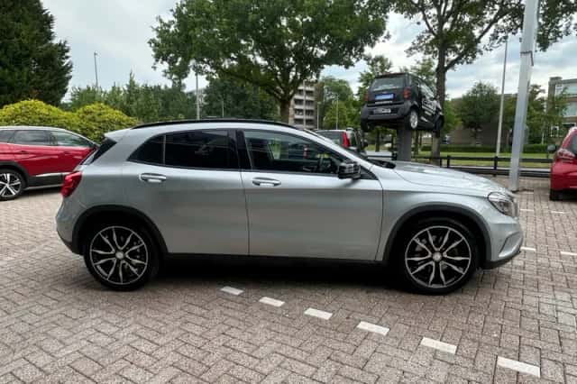 Mercedes-Benz GLA (2014) thumbnail 6