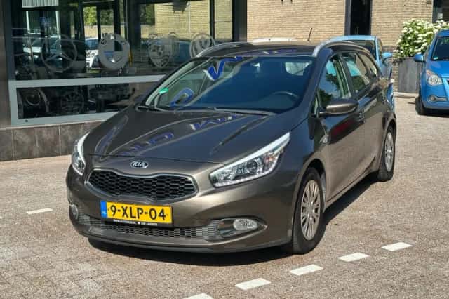 Kia Ceed (2014) thumbnail 2