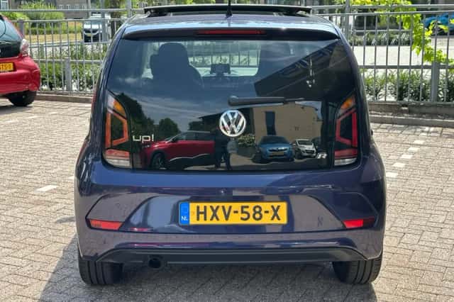 Volkswagen Up! (2017) thumbnail 4