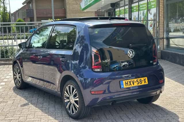 Volkswagen Up! (2017) thumbnail 5
