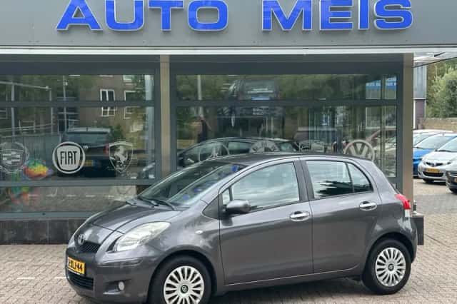 Toyota Yaris (2010) thumbnail 1