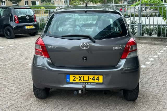 Toyota Yaris (2010) thumbnail 5