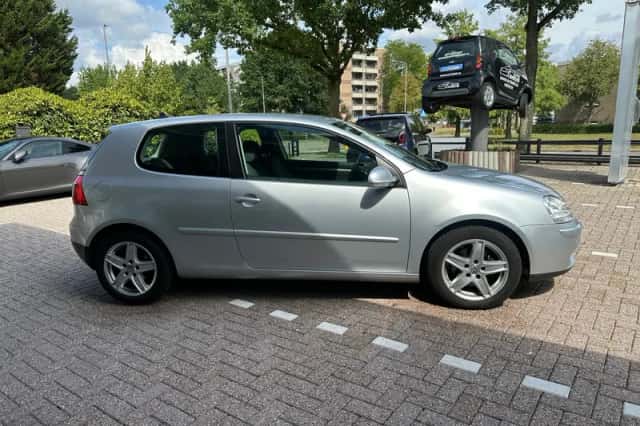 Volkswagen Golf (2008) thumbnail 6