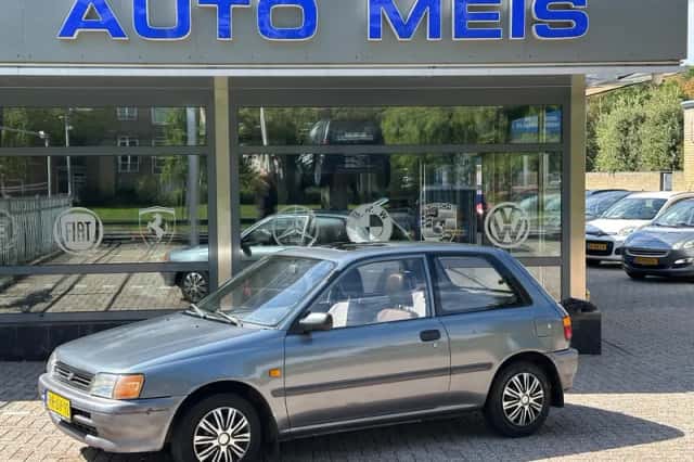 Toyota Starlet (1994) thumbnail 1