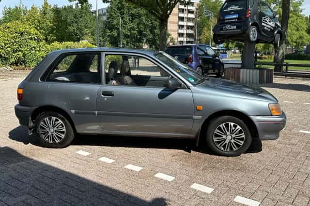 Toyota Starlet (1994) thumbnail 6