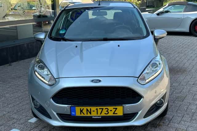 Ford Fiesta (2016) thumbnail 3
