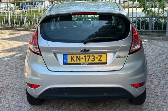 Ford Fiesta (2016) thumbnail 4