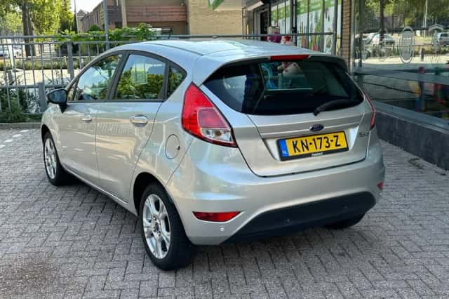 Ford Fiesta (2016) thumbnail 5