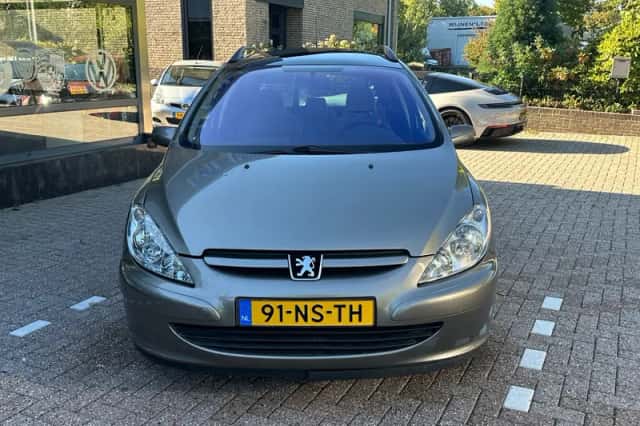 Peugeot 307 (2004) thumbnail 3