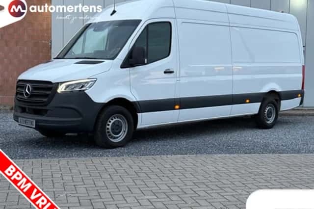 Mercedes-Benz Sprinter (2024) thumbnail 1