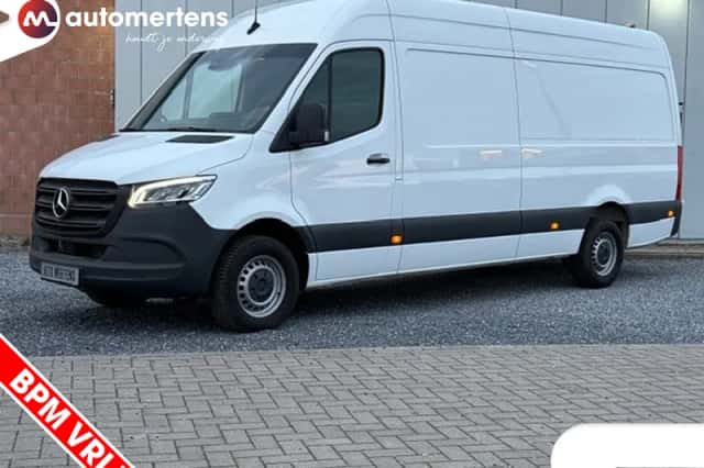 Mercedes-Benz Sprinter (2024) thumbnail 2