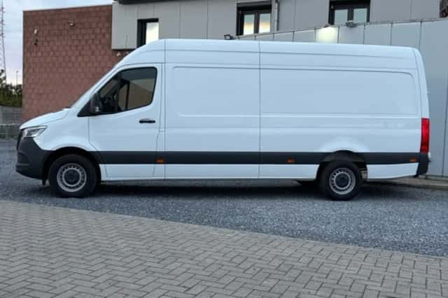 Mercedes-Benz Sprinter (2024) thumbnail 3