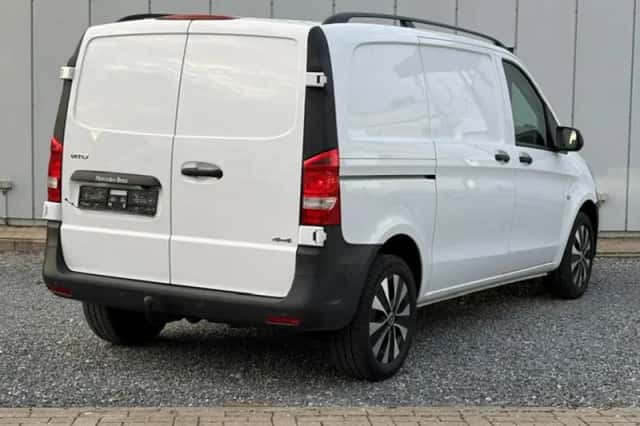 Mercedes-Benz Vito (2022) thumbnail 4
