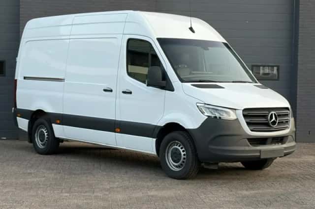 Mercedes-Benz Sprinter (2023) thumbnail 5