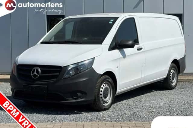 Mercedes-Benz Vito (2023) thumbnail 2