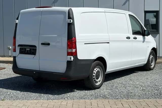 Mercedes-Benz Vito (2023) thumbnail 6