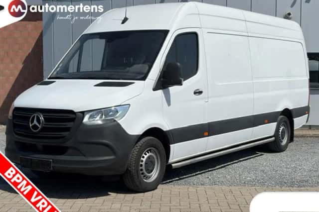 Mercedes-Benz Sprinter (2023) thumbnail 2