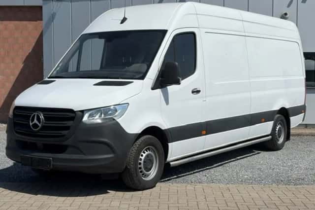 Mercedes-Benz Sprinter (2023) thumbnail 3