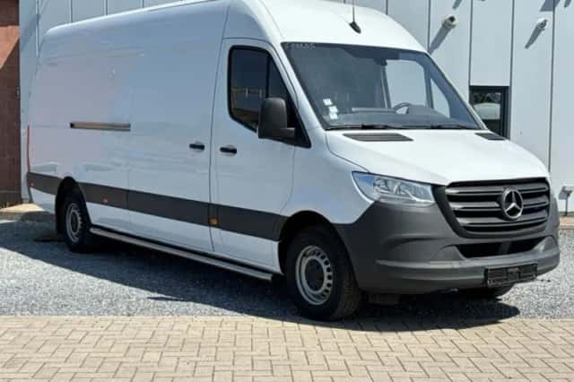 Mercedes-Benz Sprinter (2023) thumbnail 4
