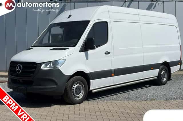 Mercedes-Benz Sprinter (2023) thumbnail 2