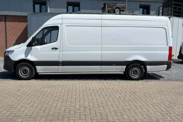 Mercedes-Benz Sprinter (2023) thumbnail 5