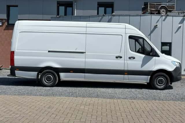 Mercedes-Benz Sprinter (2023) thumbnail 6