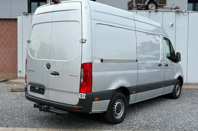 Mercedes-Benz Sprinter (2023) thumbnail 3