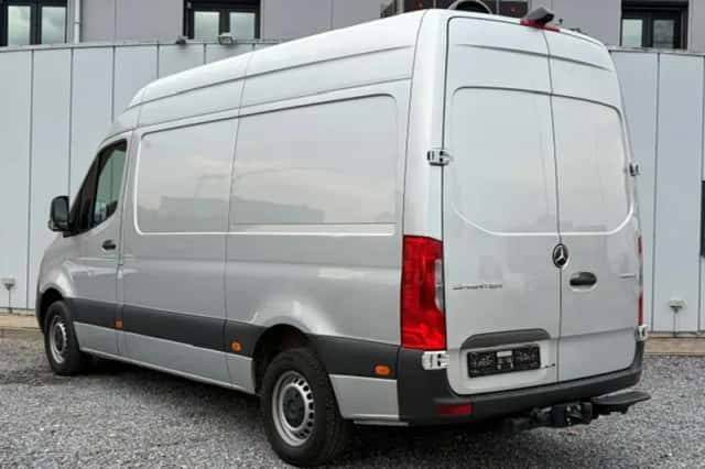 Mercedes-Benz Sprinter (2023) thumbnail 4