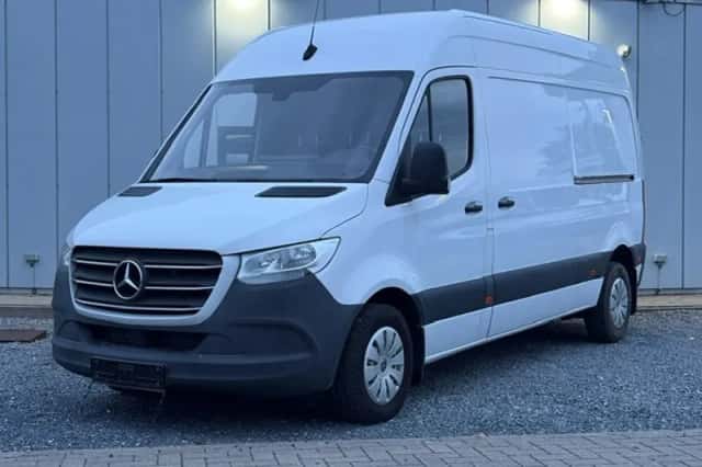 Mercedes-Benz Sprinter (2021) thumbnail 1