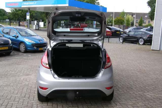 Ford Fiesta (2013) thumbnail 6