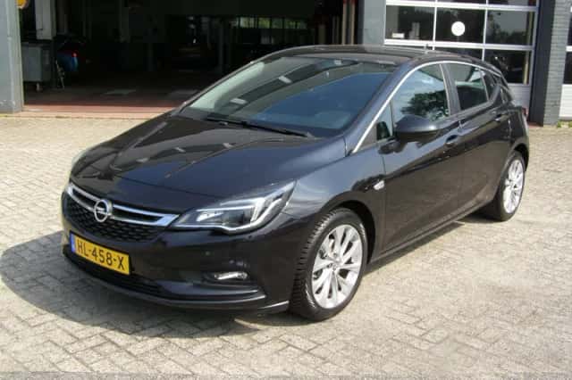 Opel Astra (2015) thumbnail 2