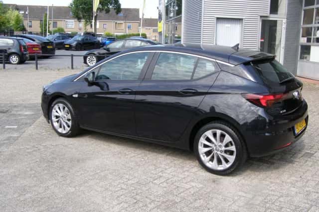 Opel Astra (2015) thumbnail 4