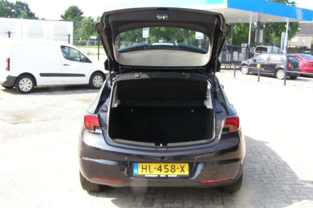 Opel Astra (2015) thumbnail 6