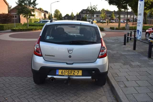 Dacia Sandero (2011) thumbnail 5