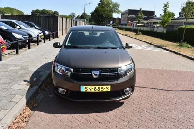 Dacia Sandero (2018) thumbnail 2