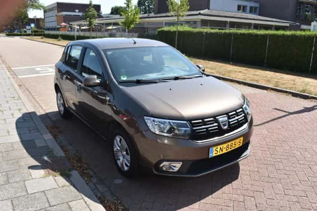 Dacia Sandero (2018) thumbnail 3