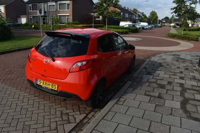Mazda 2 (2014) thumbnail 4