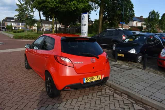 Mazda 2 (2014) thumbnail 6