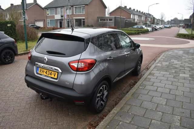 Renault Captur (2014) thumbnail 4