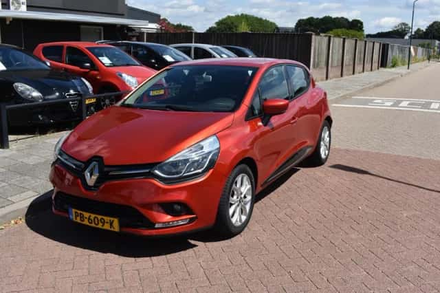 Renault Clio (2017) thumbnail 1