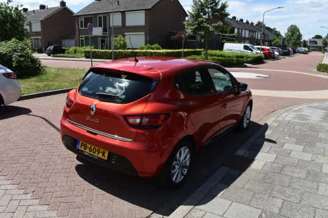 Renault Clio (2017) thumbnail 4