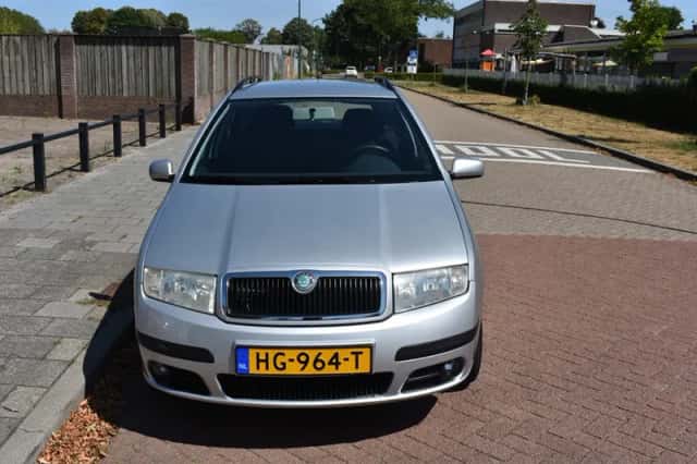 Škoda Fabia (2006) thumbnail 2