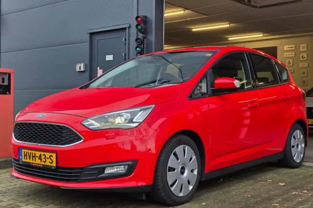 Ford C-Max (2018) thumbnail 1